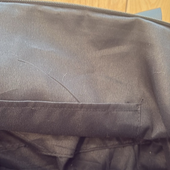 Soul Studios black nylon gym/yoga bag with double top handles and shoulder strap - Picture 5 of 6